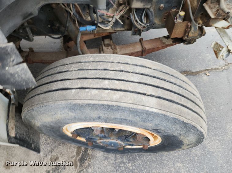 image for item DP1299 1985 Ford FT8000 digger derrick truck