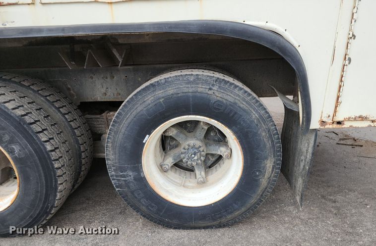 image for item DP1299 1985 Ford FT8000 digger derrick truck