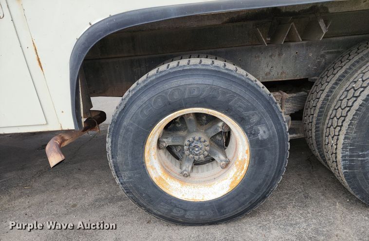 image for item DP1299 1985 Ford FT8000 digger derrick truck