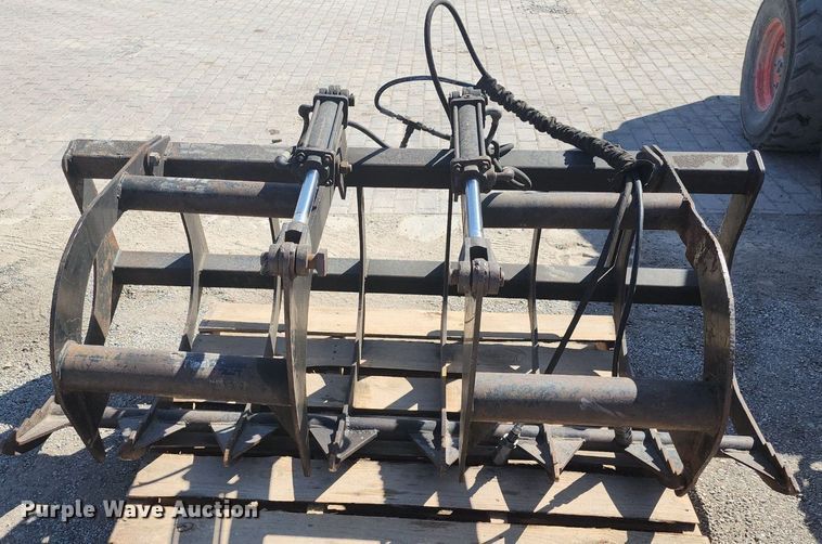 image for item DP1301 Versatech skid steer grapple bucket