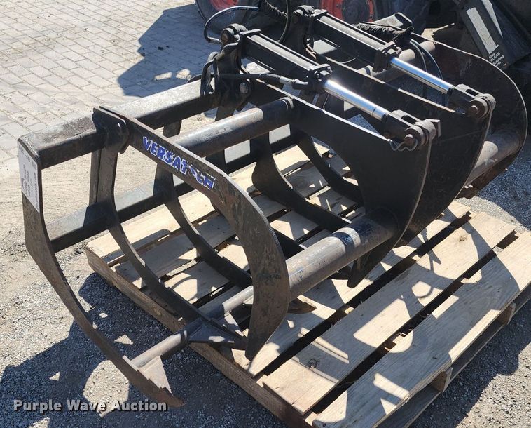 image for item DP1301 Versatech skid steer grapple bucket