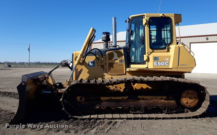 image for item DP2592 2000 John Deere 850C LGP dozer