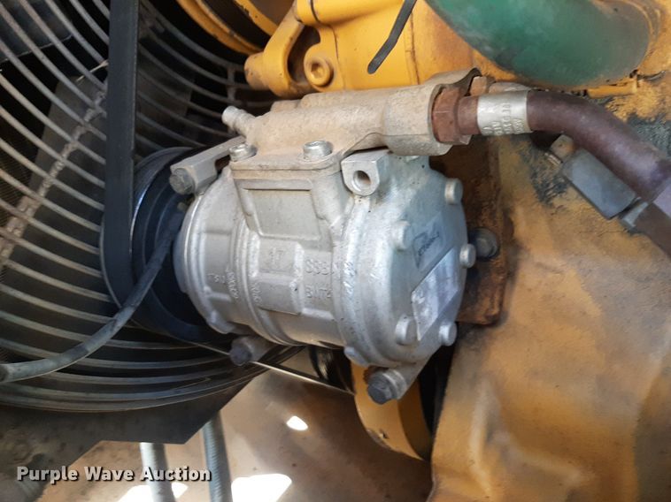 image for item DP2592 2000 John Deere 850C LGP dozer