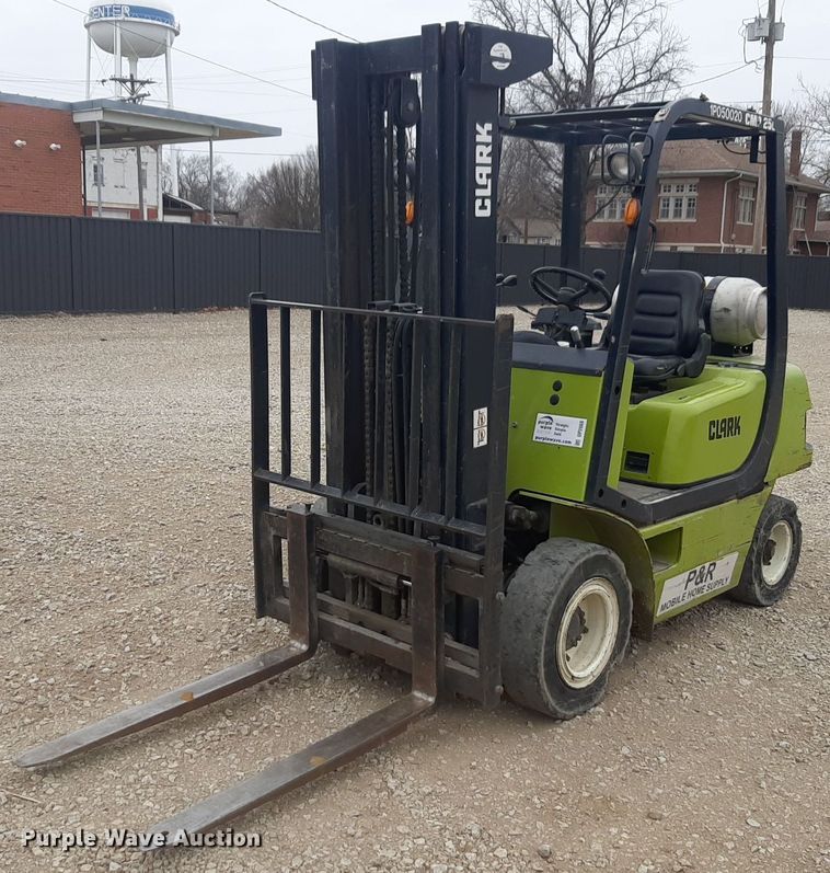 image for item DP2668 Clark CMP 25L forklift