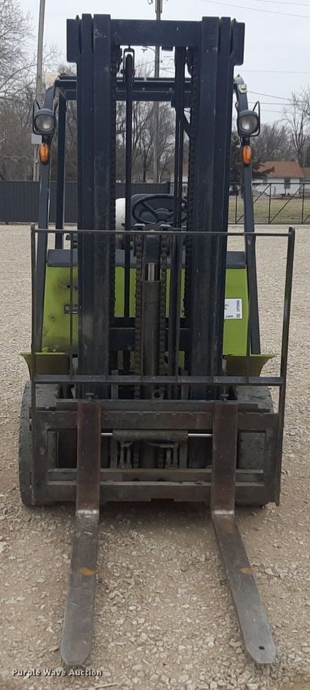 image for item DP2668 Clark CMP 25L forklift
