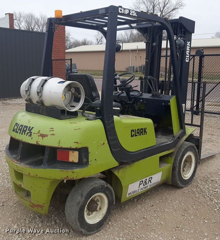 image for item DP2668 Clark CMP 25L forklift