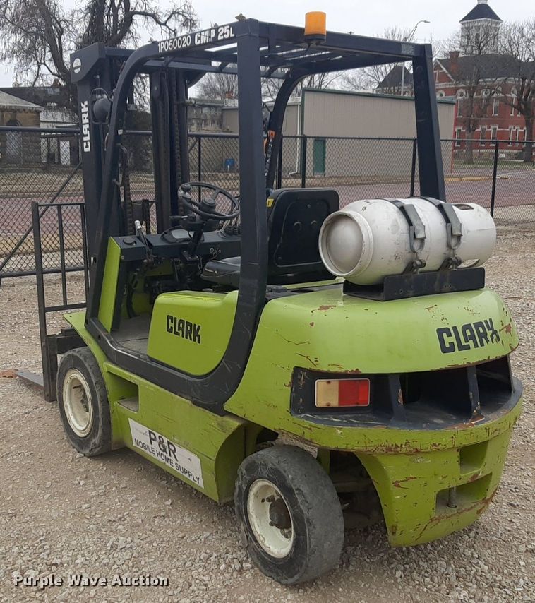 image for item DP2668 Clark CMP 25L forklift