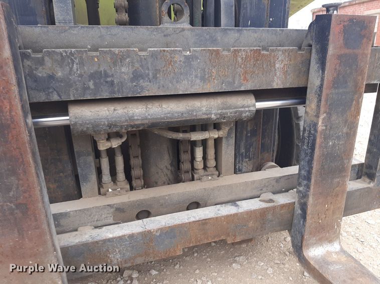 image for item DP2668 Clark CMP 25L forklift