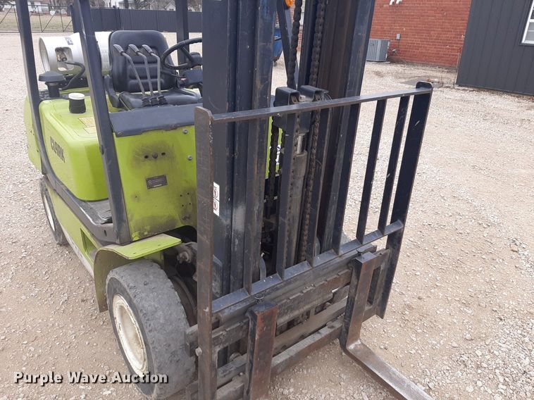 image for item DP2668 Clark CMP 25L forklift
