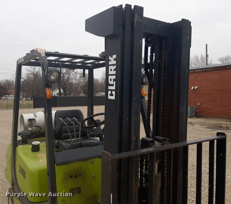 image for item DP2668 Clark CMP 25L forklift