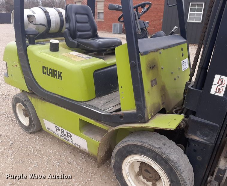 image for item DP2668 Clark CMP 25L forklift