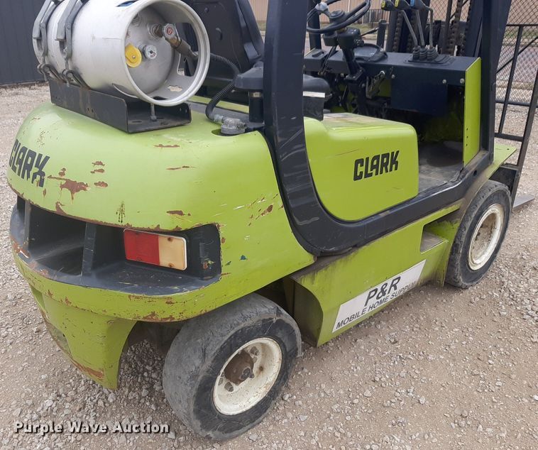 image for item DP2668 Clark CMP 25L forklift