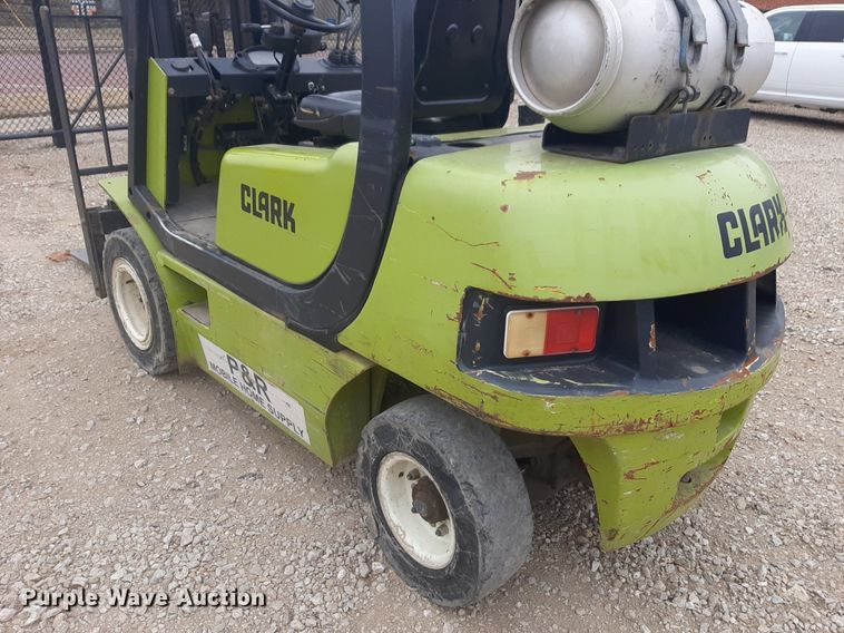 image for item DP2668 Clark CMP 25L forklift
