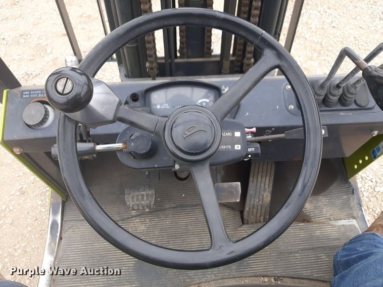 image for item DP2668 Clark CMP 25L forklift