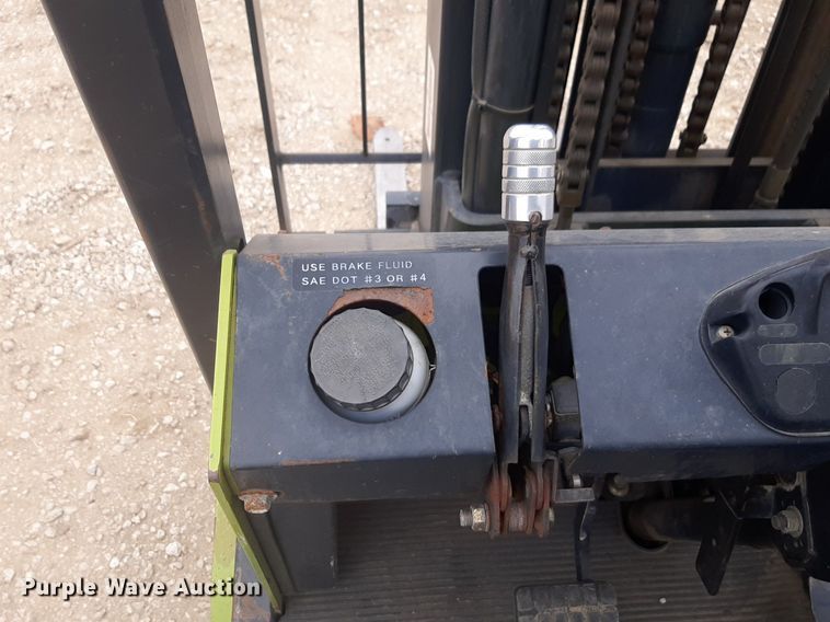 image for item DP2668 Clark CMP 25L forklift