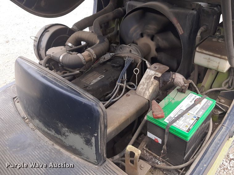 image for item DP2668 Clark CMP 25L forklift