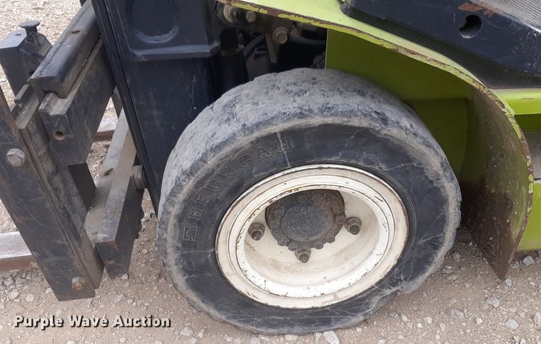 image for item DP2668 Clark CMP 25L forklift