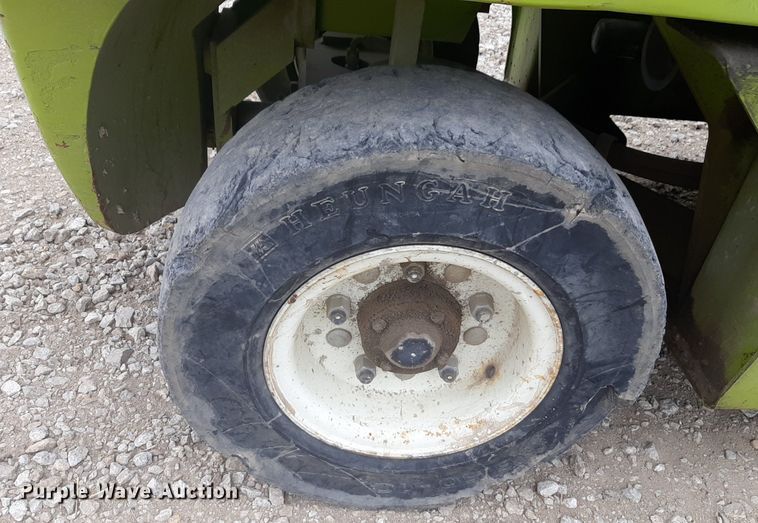 image for item DP2668 Clark CMP 25L forklift