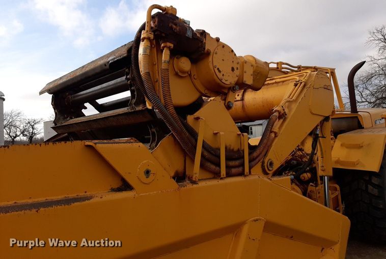 image for item DP2708 1979 John Deere 762 elevating scraper