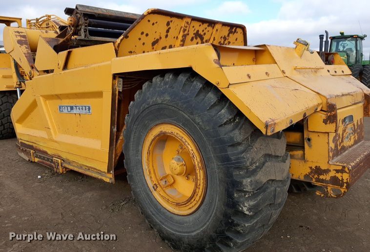 image for item DP2708 1979 John Deere 762 elevating scraper