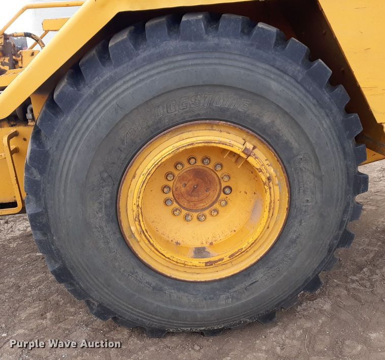 image for item DP2708 1979 John Deere 762 elevating scraper