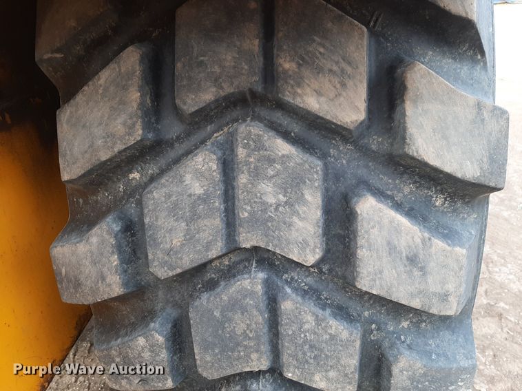 image for item DP2708 1979 John Deere 762 elevating scraper