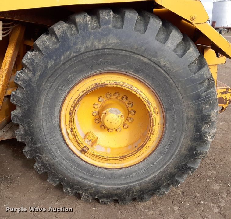 image for item DP2708 1979 John Deere 762 elevating scraper