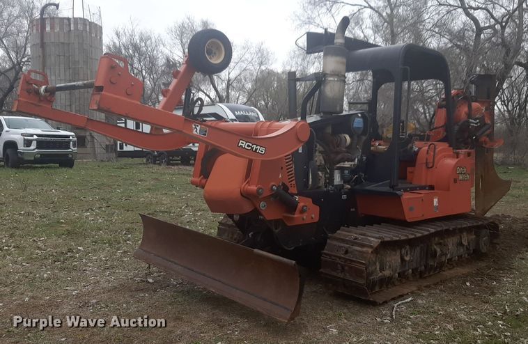 image for item DP2711 2009 Ditch Witch HT115 cable plow