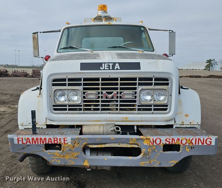 image for item DQ0281 1969 GMC 7500 fuel / lube truck