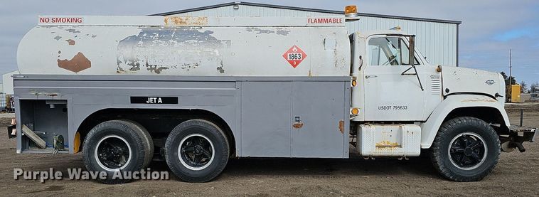 image for item DQ0281 1969 GMC 7500 fuel / lube truck