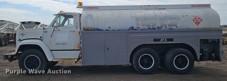 image for item DQ0281 1969 GMC 7500 fuel / lube truck