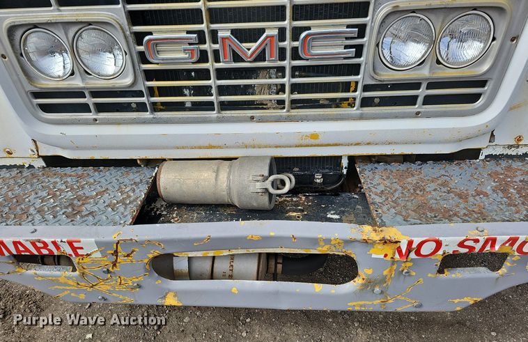 image for item DQ0281 1969 GMC 7500 fuel / lube truck