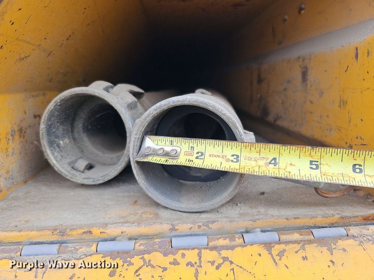 image for item DQ0281 1969 GMC 7500 fuel / lube truck