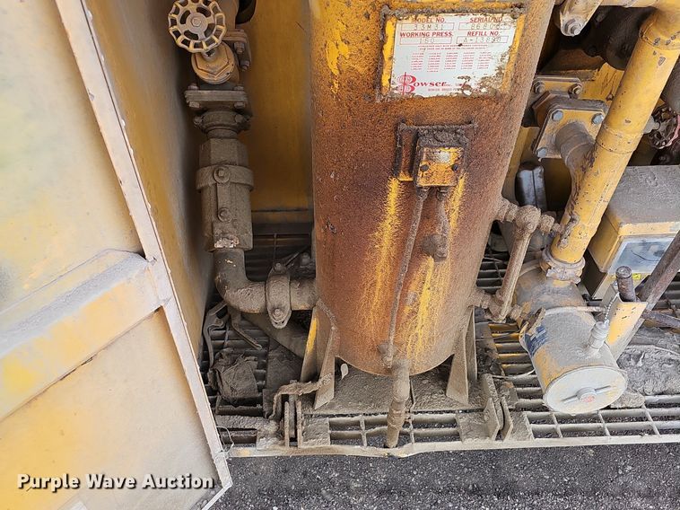 image for item DQ0281 1969 GMC 7500 fuel / lube truck