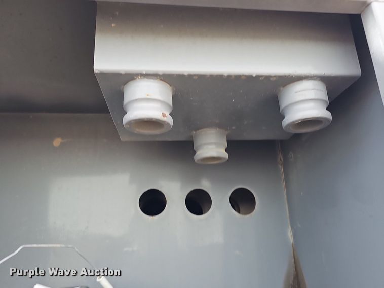 image for item DQ0281 1969 GMC 7500 fuel / lube truck