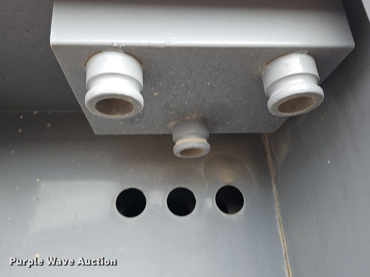 image for item DQ0281 1969 GMC 7500 fuel / lube truck