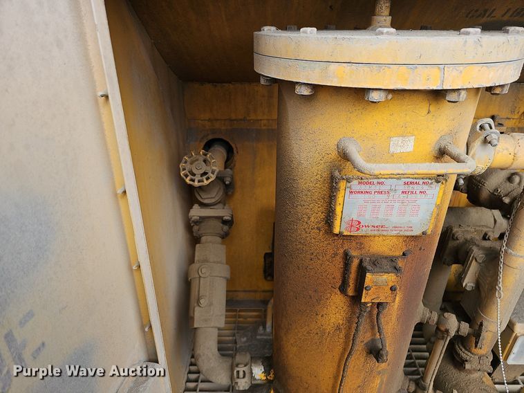 image for item DQ0281 1969 GMC 7500 fuel / lube truck