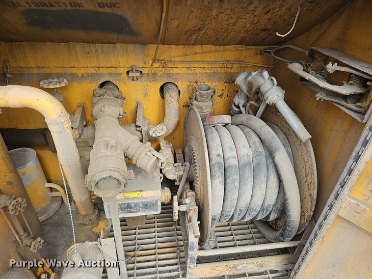 image for item DQ0281 1969 GMC 7500 fuel / lube truck