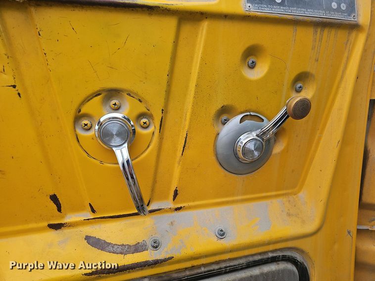 image for item DQ0281 1969 GMC 7500 fuel / lube truck