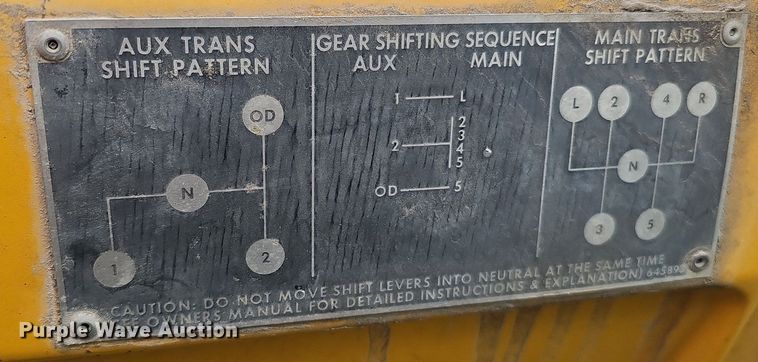 image for item DQ0281 1969 GMC 7500 fuel / lube truck