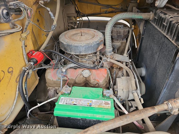 image for item DQ0281 1969 GMC 7500 fuel / lube truck