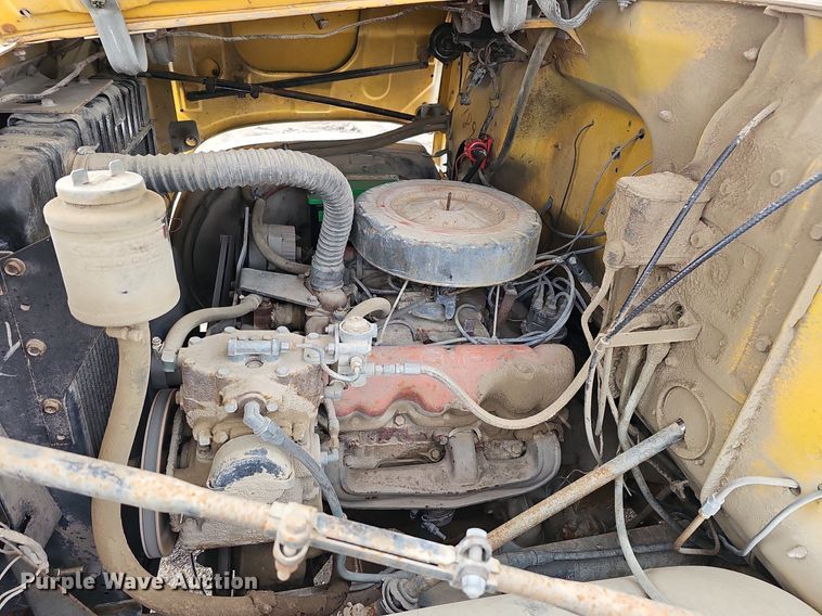 image for item DQ0281 1969 GMC 7500 fuel / lube truck