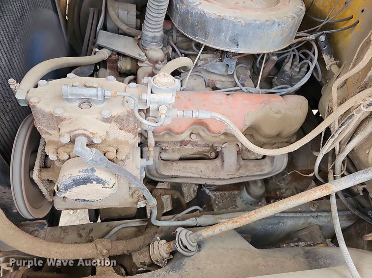 image for item DQ0281 1969 GMC 7500 fuel / lube truck