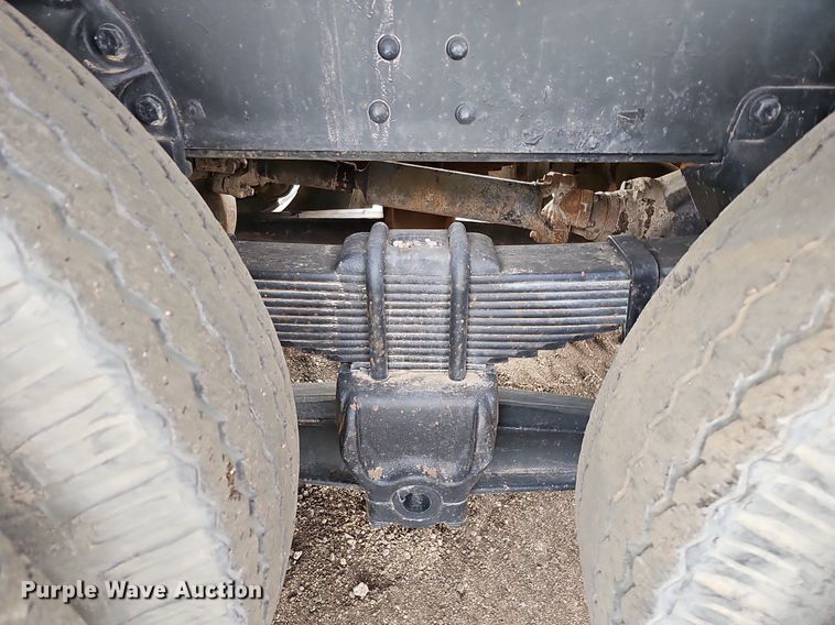 image for item DQ0281 1969 GMC 7500 fuel / lube truck