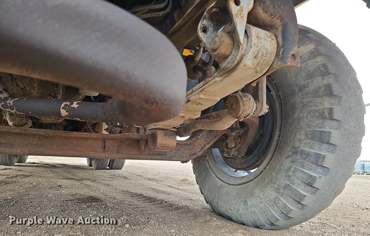 image for item DQ0281 1969 GMC 7500 fuel / lube truck