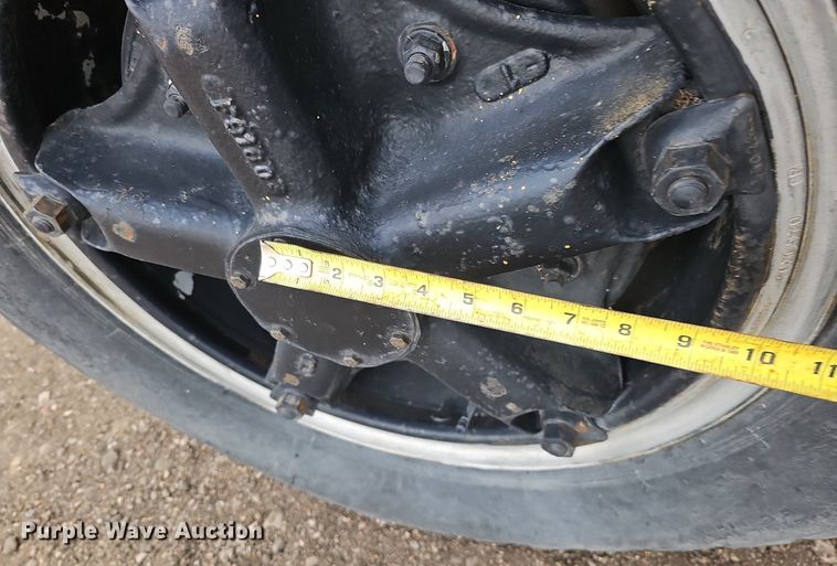 image for item DQ0281 1969 GMC 7500 fuel / lube truck