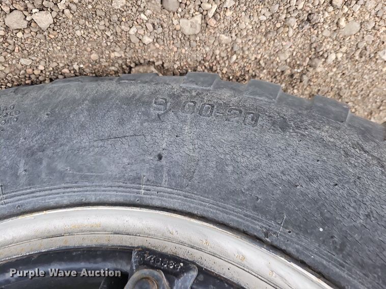 image for item DQ0281 1969 GMC 7500 fuel / lube truck