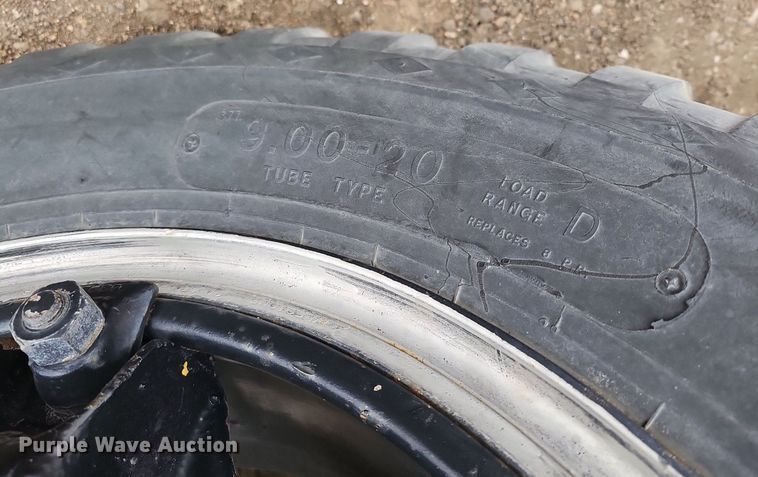 image for item DQ0281 1969 GMC 7500 fuel / lube truck