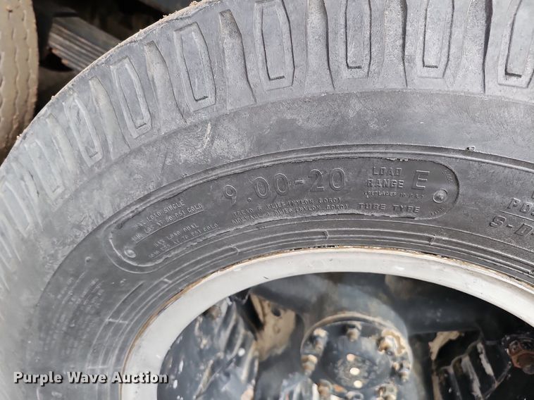 image for item DQ0281 1969 GMC 7500 fuel / lube truck