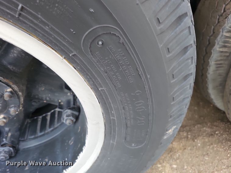 image for item DQ0281 1969 GMC 7500 fuel / lube truck